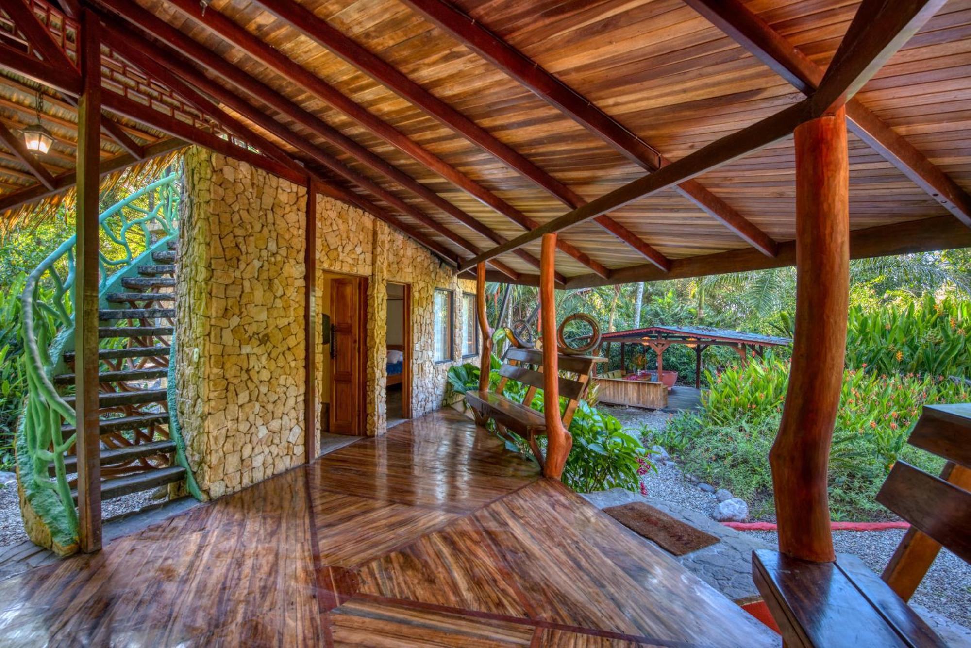 Tree House Beachfront Lodge Puerto Viejo de Talamanca Dış mekan fotoğraf